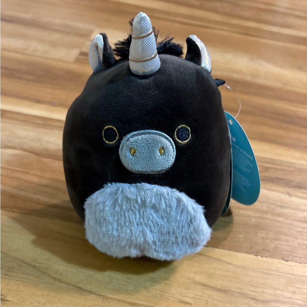 NWT, 5 in Nicolita Unicorn Squishmallow